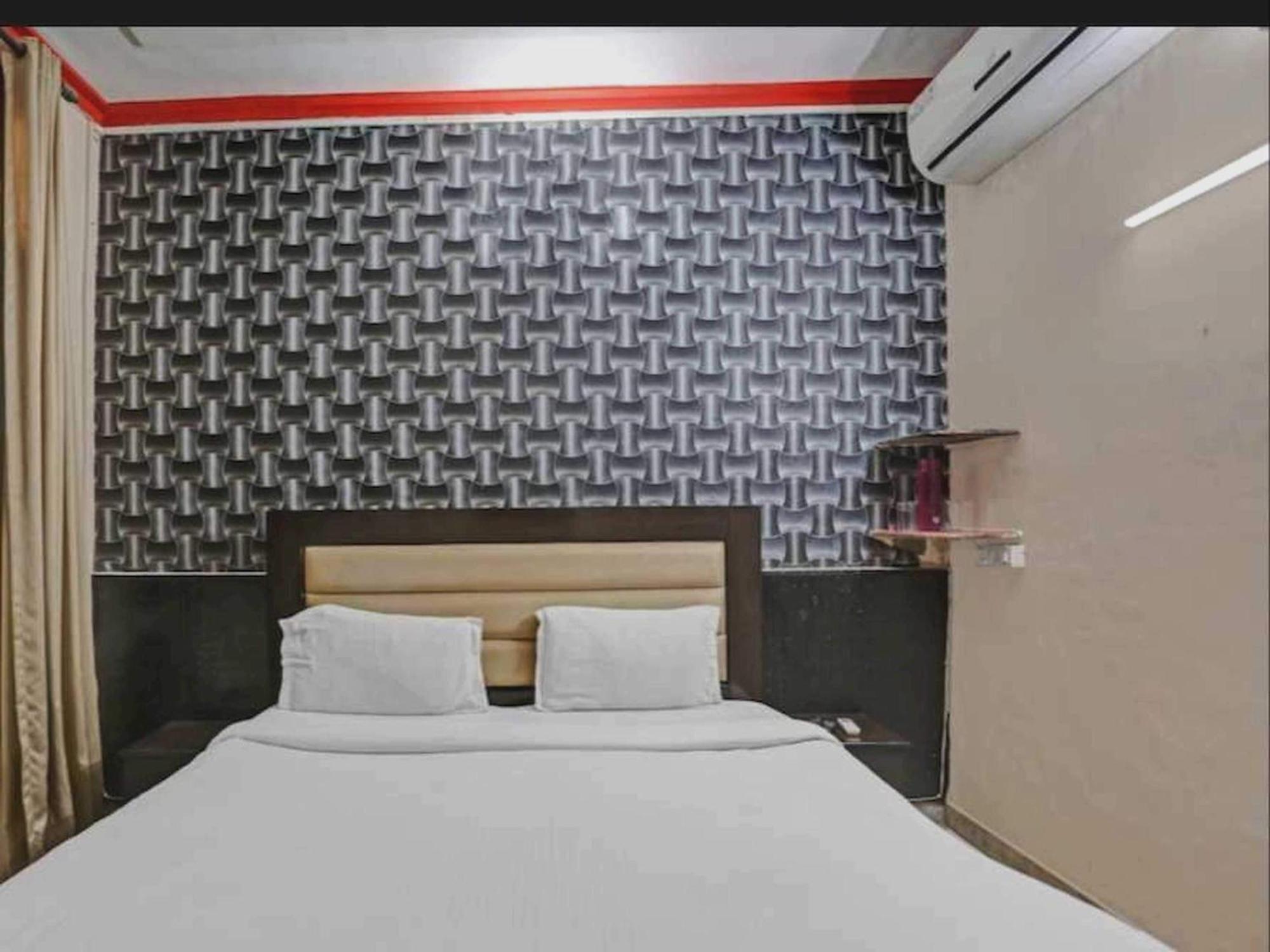 Hotel Sky Bird Bhauli Eksteriør bilde
